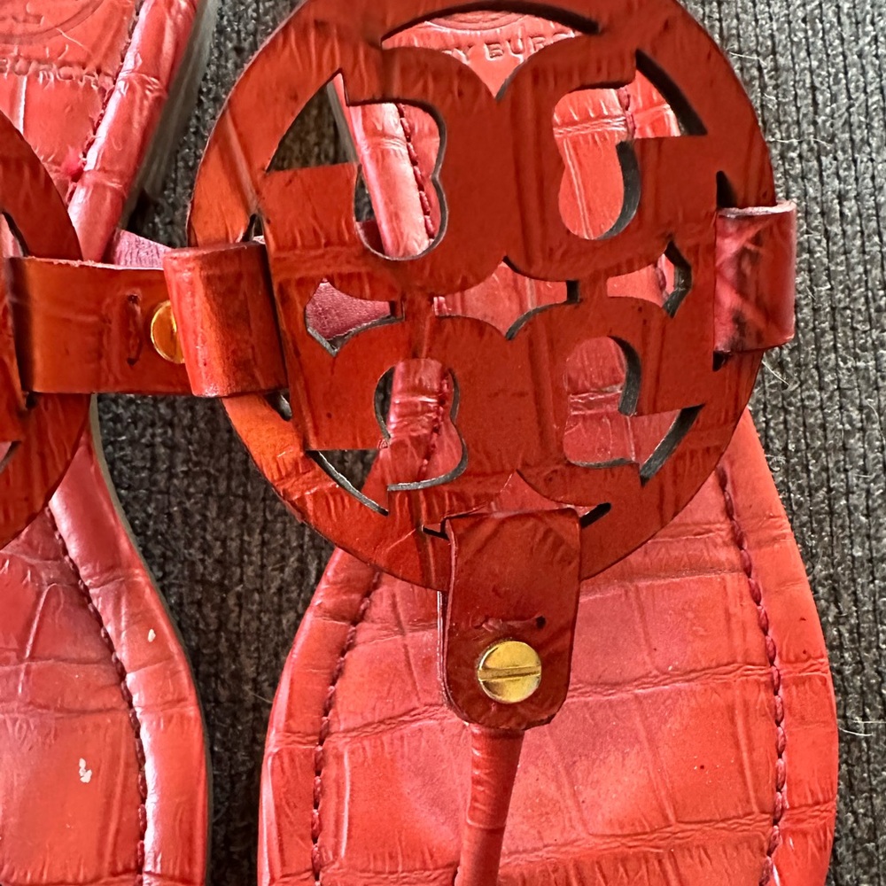 Tory Burch Miller Coral-Red Logo Thong Sandals Size 5.5 - Picture 4 of 12